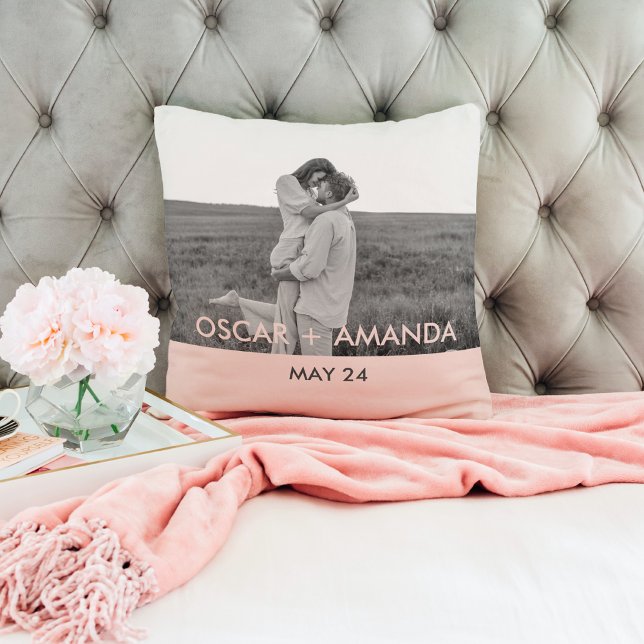 Coussin Photo Couple moderne Pink & Grey Nom personnalisé (Créateur téléchargé)