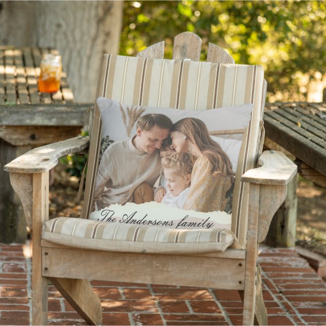 Coussin Photo de famille moderne & Nom personnalisé Cadeau (Chaise)