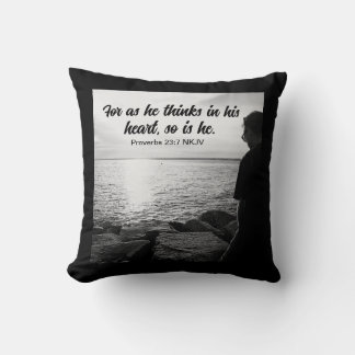 Coussin Photo en noir et blanc de la Bible Verse de Mer et