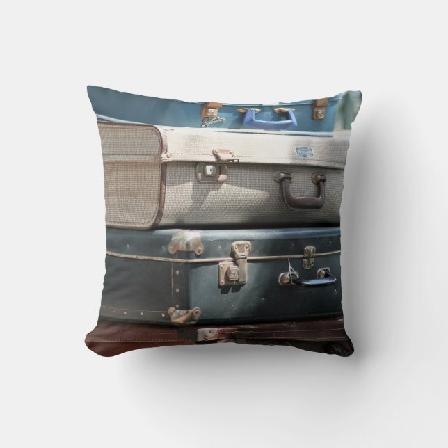 Coussin Pile de valises vintages (Recto)