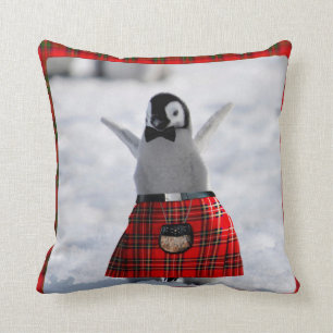 Coussin Pingouin en Kilt