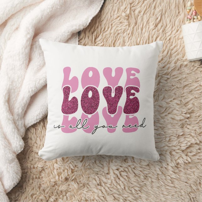 Coussin Pink "Love" Stacked Bubble Font (Couverture)