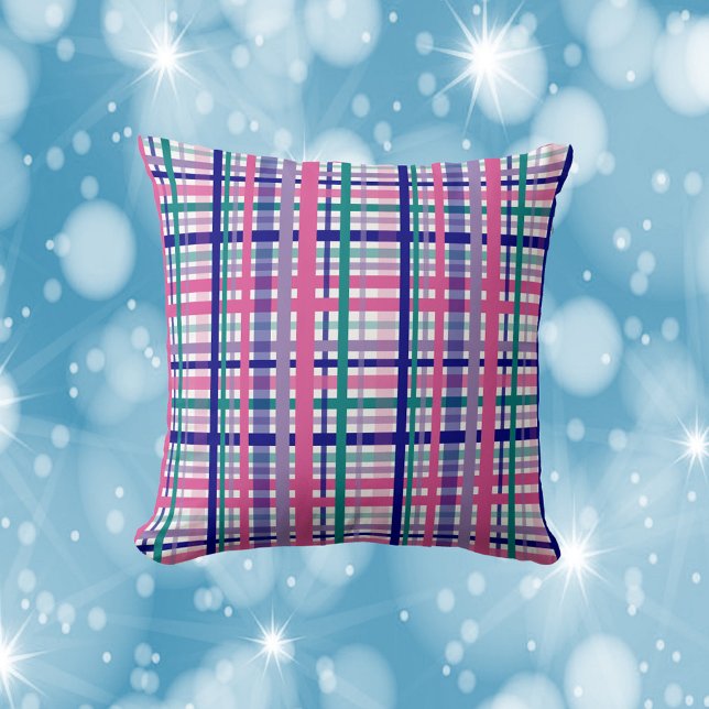 Coussin Plaid Motif Turquoise violet marine Bleu Berry ros (A throw pillow with a purple, teal, pink and blue plaid pattern.)