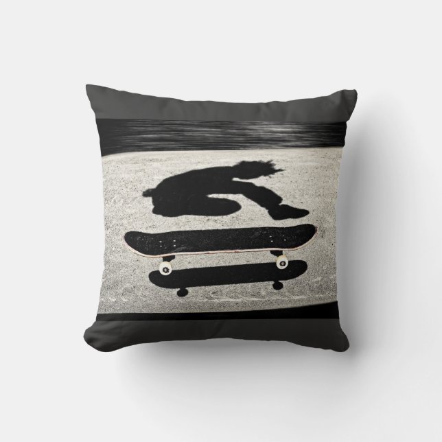 Coussin planche à roulettes serrée (Recto)