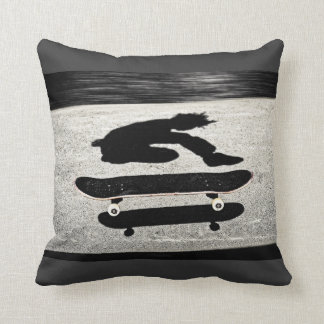 Coussin planche à roulettes serrée