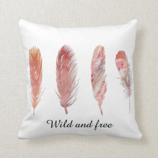 Coussin Plumes de pêche et de rose sauvage et libre sur bl