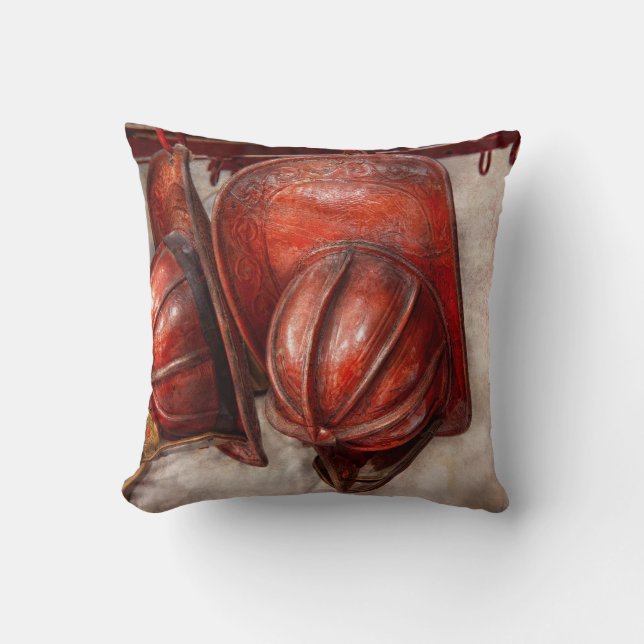 Coussin Pompier - casquette - casquettes démodés du feu (Recto)