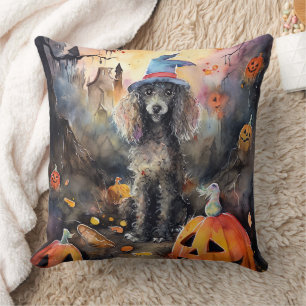 Coussin Poodle d'Halloween avec citrouilles effrayant