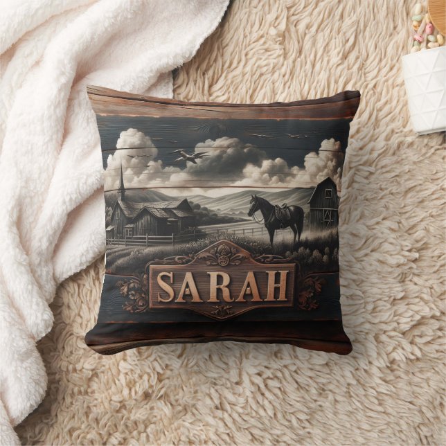 Coussin Portrait Rustique du cheval près de Ferme à Dusk (Couverture)