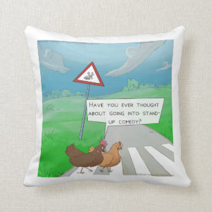 Coussin Pouf avec des poulets drôles traversant la route