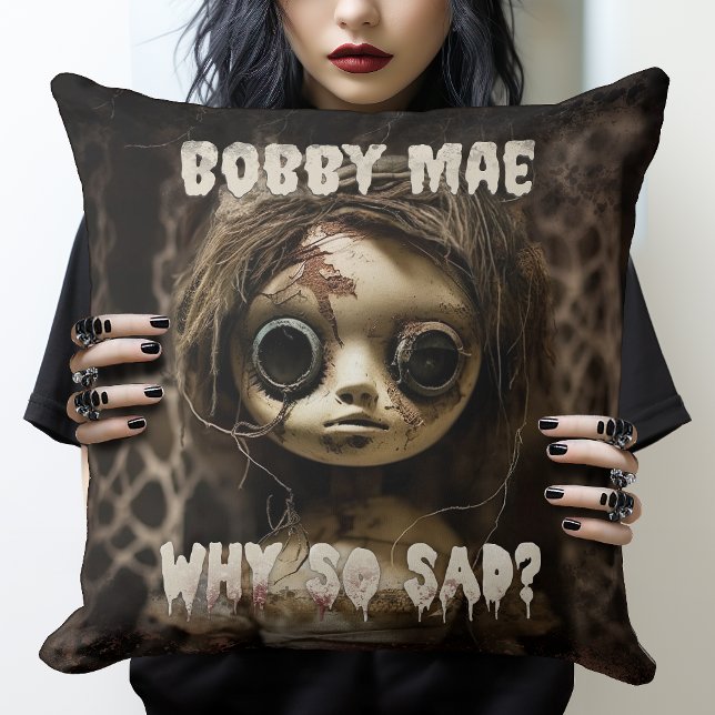 Coussin Poupée démoniaque de film d'horreur des années 80 (A creepy customizable goggle-eyed doll who is here to cheer you up with mischief on rainy days!)