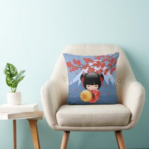 Coussin Poupée Kokeshi Sakura Rouge - Jolie Fille Geisha