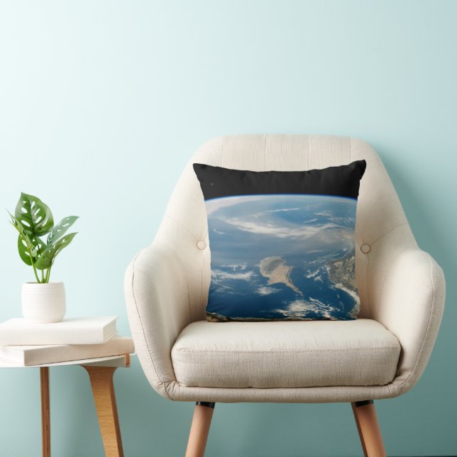 Coussin Poussière Sur La Mer Méditerranée Et L'Île Chypre (Chaise)