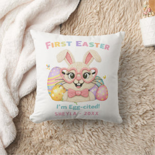Coussin Premier Pâques du bébé mignon Lapin tout excité
