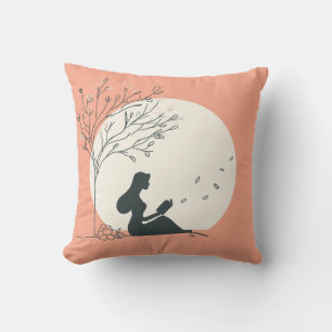 Coussin Printemps personnalisé   Fille paisible en lecture