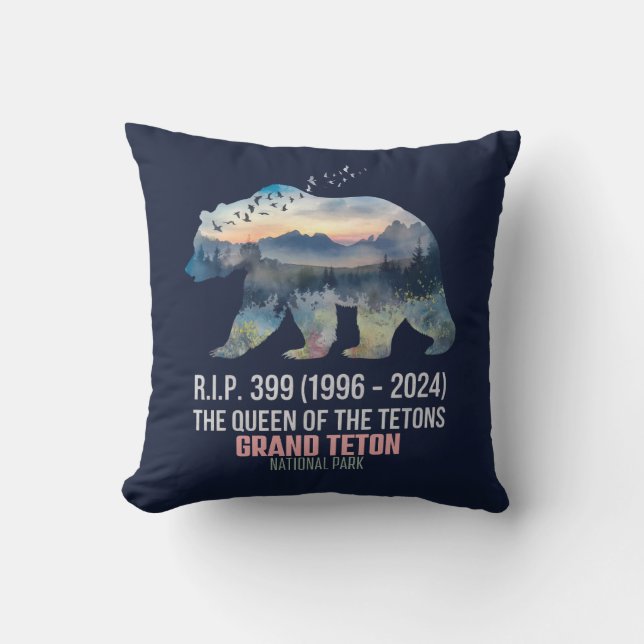 Coussin R.I.P. 399 (1996-2024) Reine de l'ours des Tétons (Recto)