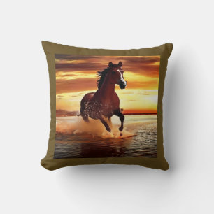 Coussin Randonnée À Cheval Sauvage À Travers Le Surf