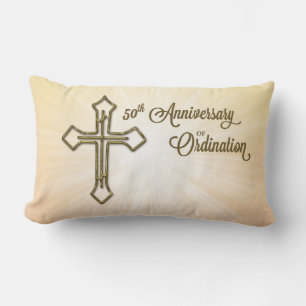 Coussin Rectangle 50e anniversaire de l'ordination, Croix d'or sur l