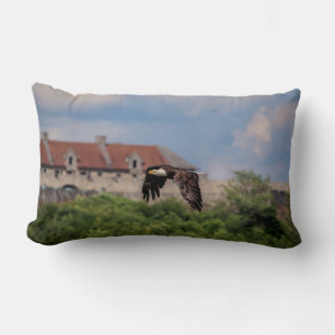 Coussin Rectangle Bald Eagle en passant par Fort Ticondéroga