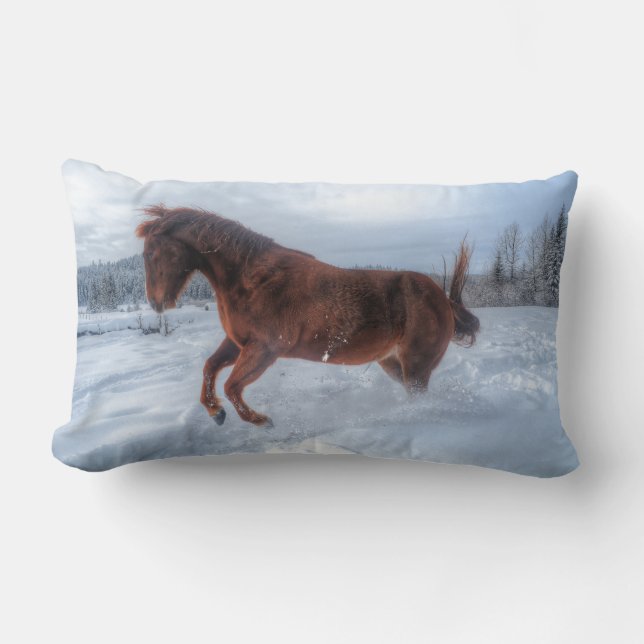 Coussin Rectangle Cheval Sorrel, émerveillé par la neige hivernale (Recto)