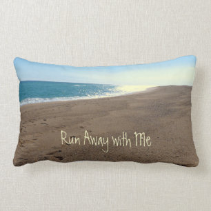 Coussin Rectangle Courez loin avec moi le carreau orienté de plage
