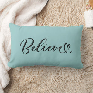 Coussin Rectangle Croire la calligraphie avec nom et date Turquoise