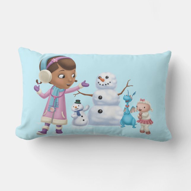 Coussin Rectangle Doc McStuffins| Doc McStuffins Jouant Dans La Neig (Recto)