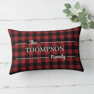 Coussin Rectangle Élégant nom de famille à carreaux rouges et noirs 