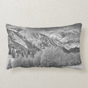 Coussin Rectangle Evergreens et Aspen dans une tempête de neige