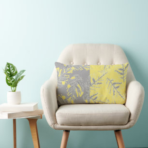 Coussin Rectangle Feuilles gris et jaunes sur un arrière - plan rayé