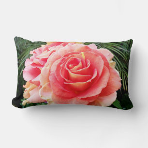 Coussin Rectangle Fleur rose rose clair gros plan photo audacieuse m