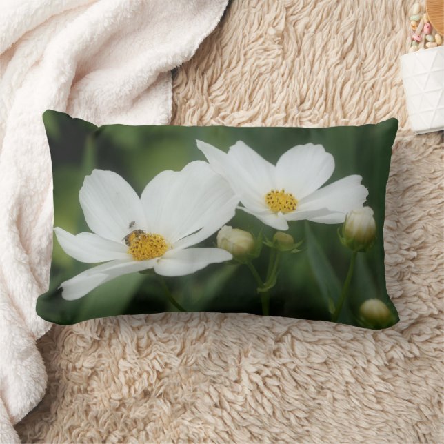 Coussin Rectangle Fleurs de Cosmos et abeille   (Couverture)