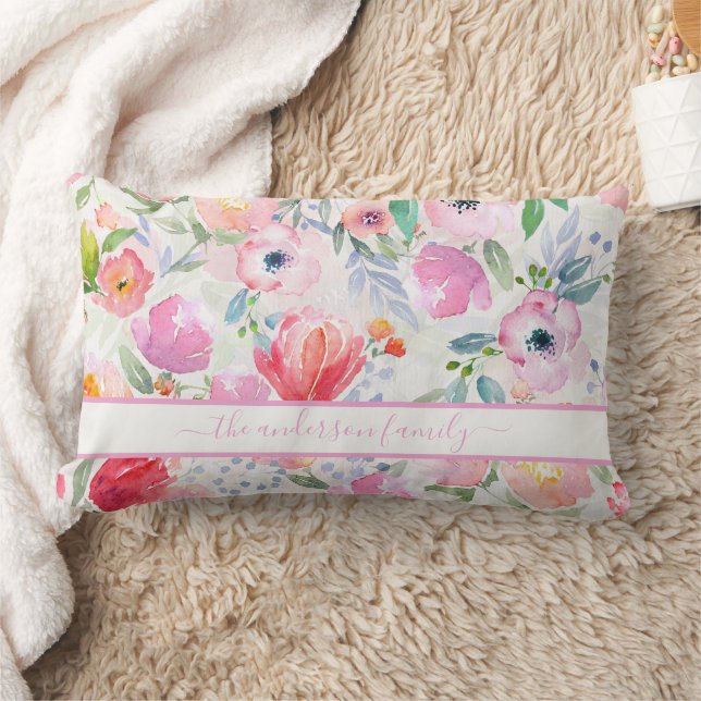 Coussin Rectangle Fleurs roses en écriture nom de famille bohème (Couverture)