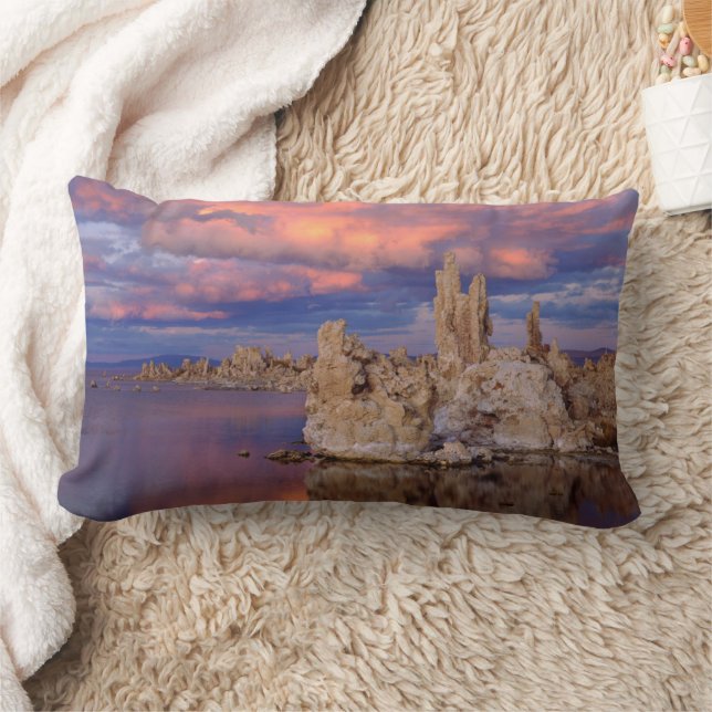 Coussin Rectangle Formations Tufa sur le lac Mono (Couverture)