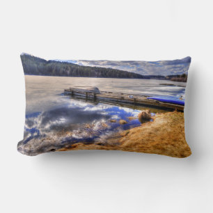 Coussin Rectangle Lac d'hiver et paysage sauvage de Kayak