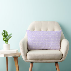 COUSSIN RECTANGLE LAVANDE AVEC AMOUR ET CŒURS EN ÉCRITURE BLANCHE