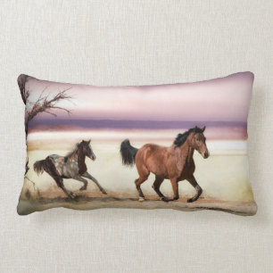 COUSSIN RECTANGLE LIBRE D'ÊTRE SAUVAGE COULER LES CHEVAUX