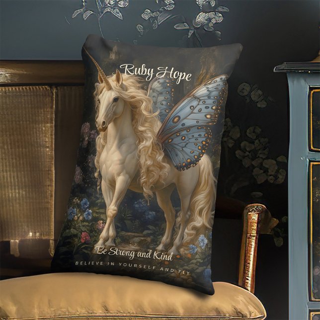 Coussin Rectangle Licorne blanche avec des ailes de papillon bleu po (Créateur téléchargé)