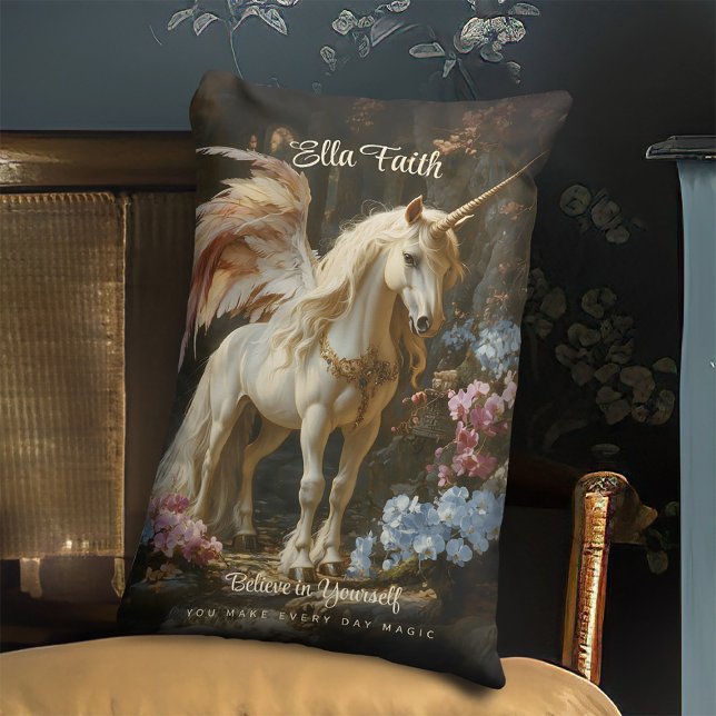 Coussin Rectangle Licorne Magique Classique à Ailes Conte de Fées Ch (Créateur téléchargé)