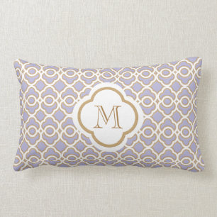 Coussin Rectangle Marocain décoré d'un monogramme de lavande et d'or