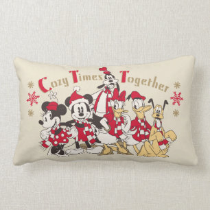 Coussin Rectangle Mickey et amis vintages   Cosy Times Together