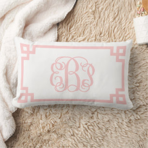 Coussin Rectangle Monogramme de script de clé grecque rose clair EBP