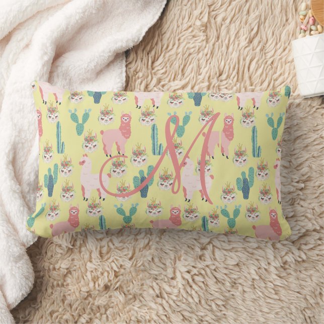 Coussin Rectangle Monogramme Pink Yellow Llama Nursery pour elle (Couverture)