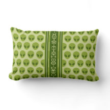 Motif de petit alien vert mignon avec votre nom en
