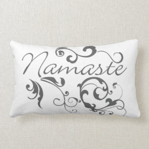 Coussin Rectangle Namaste dans des remous gris-foncé