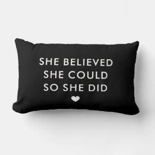Coussin Rectangle Noir Elle Croyait Qu'Elle Pouvait Le Faire