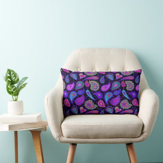 Coussin Rectangle Paisley parfaitement violet sur noir