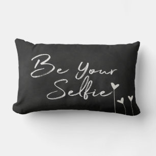 Coussin Rectangle Soyez votre selfie texte sur tableau noir