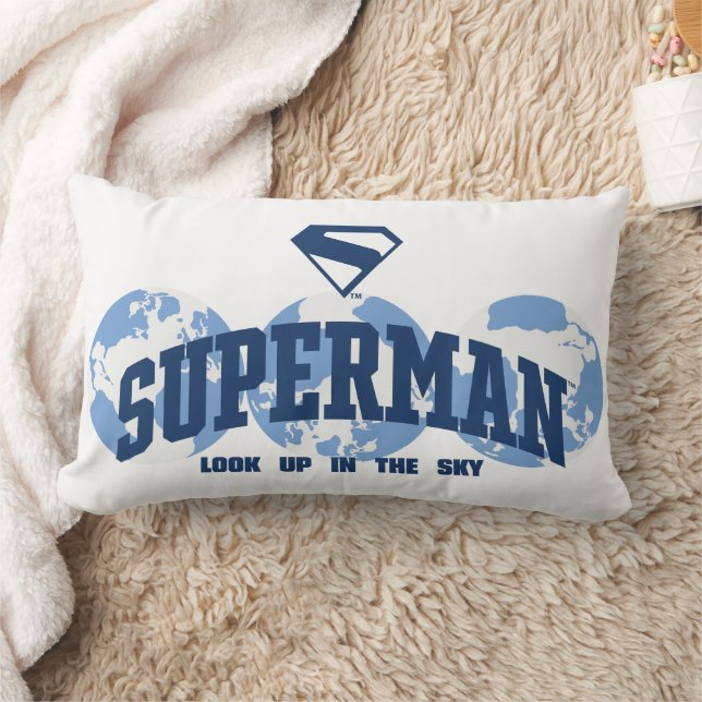 Coussin Rectangle Superman dans le monde (Couverture)