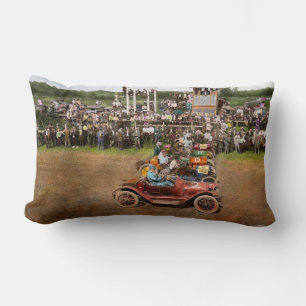 Coussin Rectangle Voiture - Course - Sur le bord de leur siège 1915